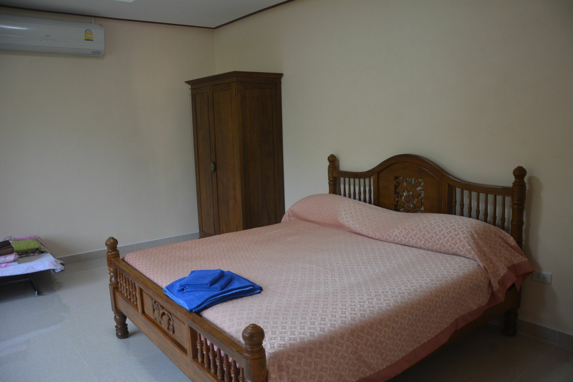 Apple Bungalows Bang Saphan Eksteriør billede