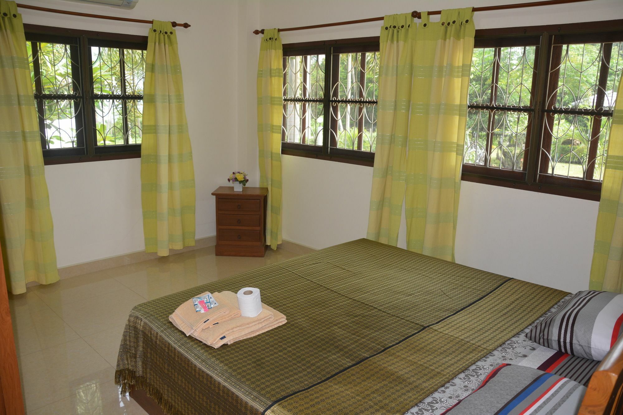 Apple Bungalows Bang Saphan Eksteriør billede